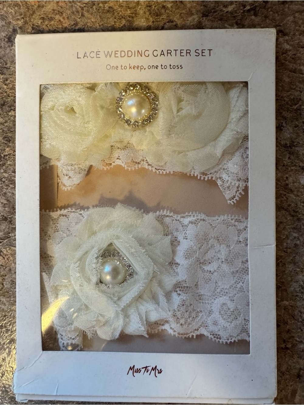 Lace Wedding Garter Set in Ivory